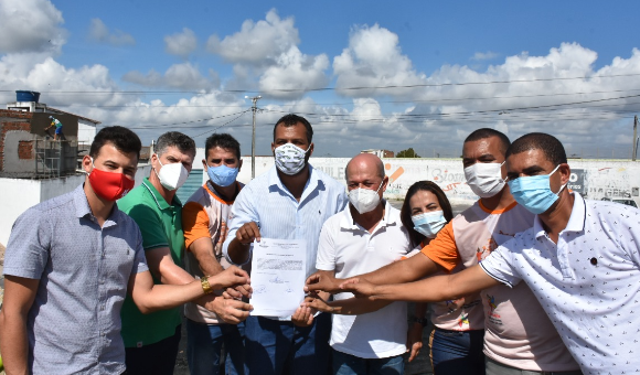Deputado Federal do PT da Bahia   libera pavimentação em paralelepípedos para  Retirolândia