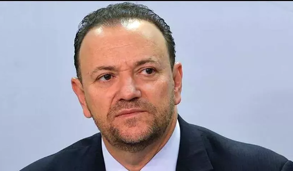 Patrocinado por Bolsonaro, pedido de impeachment de Edinho Silva é rejeitado Câmara de Araraquara por 13 a 4.