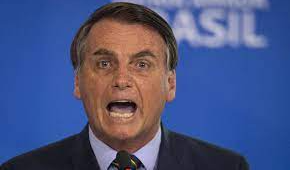 Moraes inclui Bolsonaro em inquérito das fake news por ataques às urnas eletrônicas.