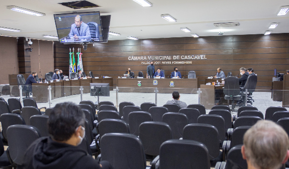 Moção expressa repúdio à Governo do Paraná pela não reposição salarial de servidores