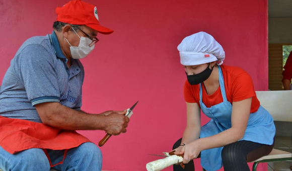 Comunidade Resistência Camponesa de Cascavel inaugura agroindústria
