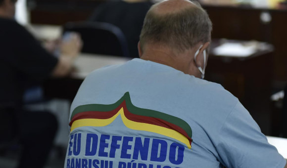 Audiência pública rejeita venda da Banrisul Cartões S.A.
