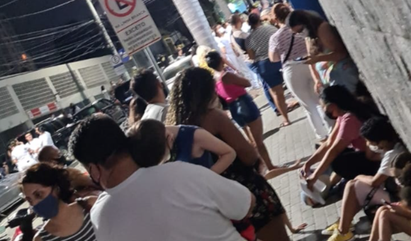 AMÉLIA ACIONA MP CONTRA AGLOMERAÇÃO E POR AMPLIAÇÃO DE POSTOS DE VACINAÇÃO PARA CRIANÇAS