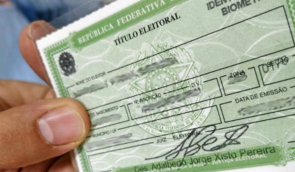 Quase 100 mil jovens tiram título de eleitor em uma semana
