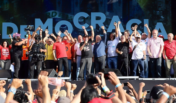 Reconstrução do pais com Lula é prioridade