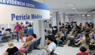 DESMONTE DO INSS DEIXA MAIS DE 1 MILHÃO DE PESSOAS NA FILA DA PERÍCIA MÉDICA