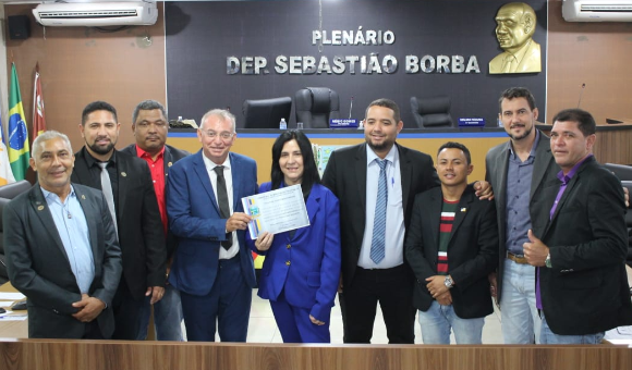 Deputada Amália Santana recebe Título de Cidadã Miracemense