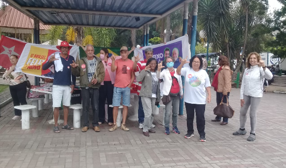 Sábado é dia de ocupar a praça. PT sempre presente.