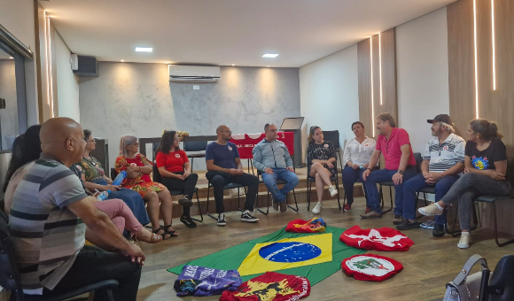 Plenária "Arapongas da Esperança" debate cenário municipal e perspectivas para as eleições de 2024