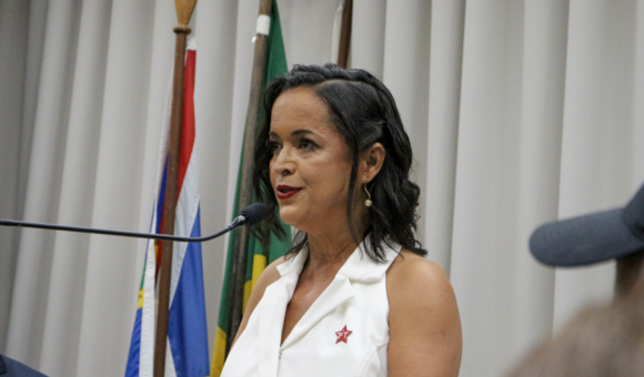 Vereadora Sandra Perpétuo propõe retomada da Tribuna Livre na Câmara de Valadares