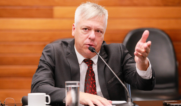 Fabiano critica ausência de Jorginho Mello em visita de Lula ao Porto de Itajaí