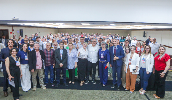 Bancada do PT marca presença no 3º Encontro de Lideranças Municipalistas Catarinenses