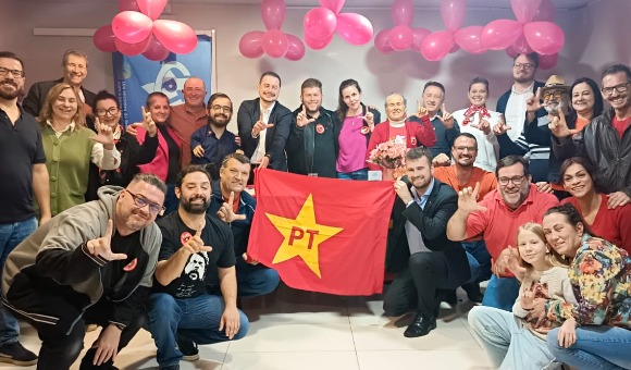 PT de Penha empossa nova direção e inaugura sede em homenagem a dirigentes fundadores