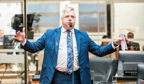 Fabiano ironiza críticas a cotas na Udesc: “Proibidas para outros estados, liberadas para o senador”