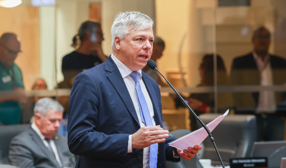 Fabiano diz que projeto que proíbe cotas em universidades envergonha SC e vai ser alvo de ação judicial