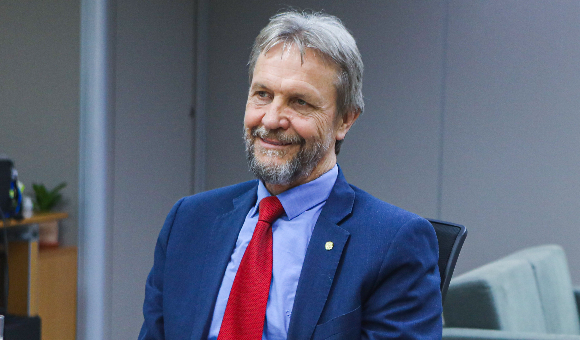 Deputado Pedro Uczai debate o cenário político de 2026 em Balneário Camboriú