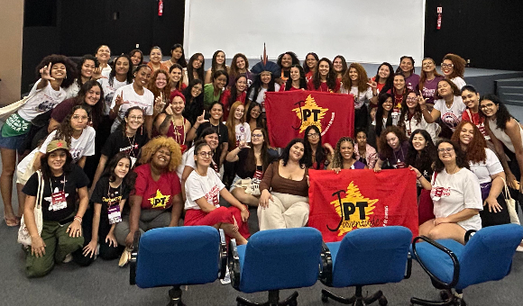 Juventude do PT de Balneário Camboriú participa do Encontro Nacional de Mulheres, em Luziânia/GO