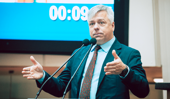 Jorginho Mello corta percentual de compra da agricultura familiar e prejudica pequenos produtores catarinenses