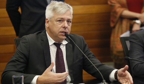 Fabiano diz que governador envergonha SC após agressão a indígenas