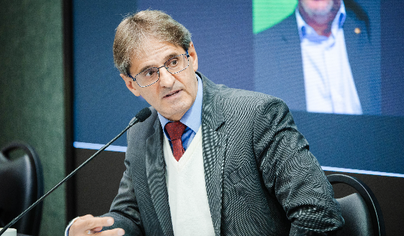Saretta discute implementação de curso de Aeromedicina na Udesc Oeste